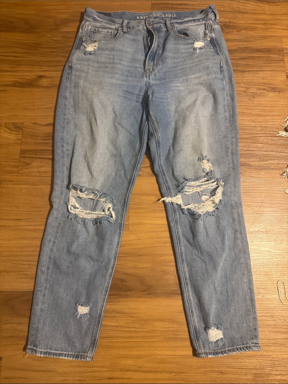 American Eagle Outfitters Mom Jeans